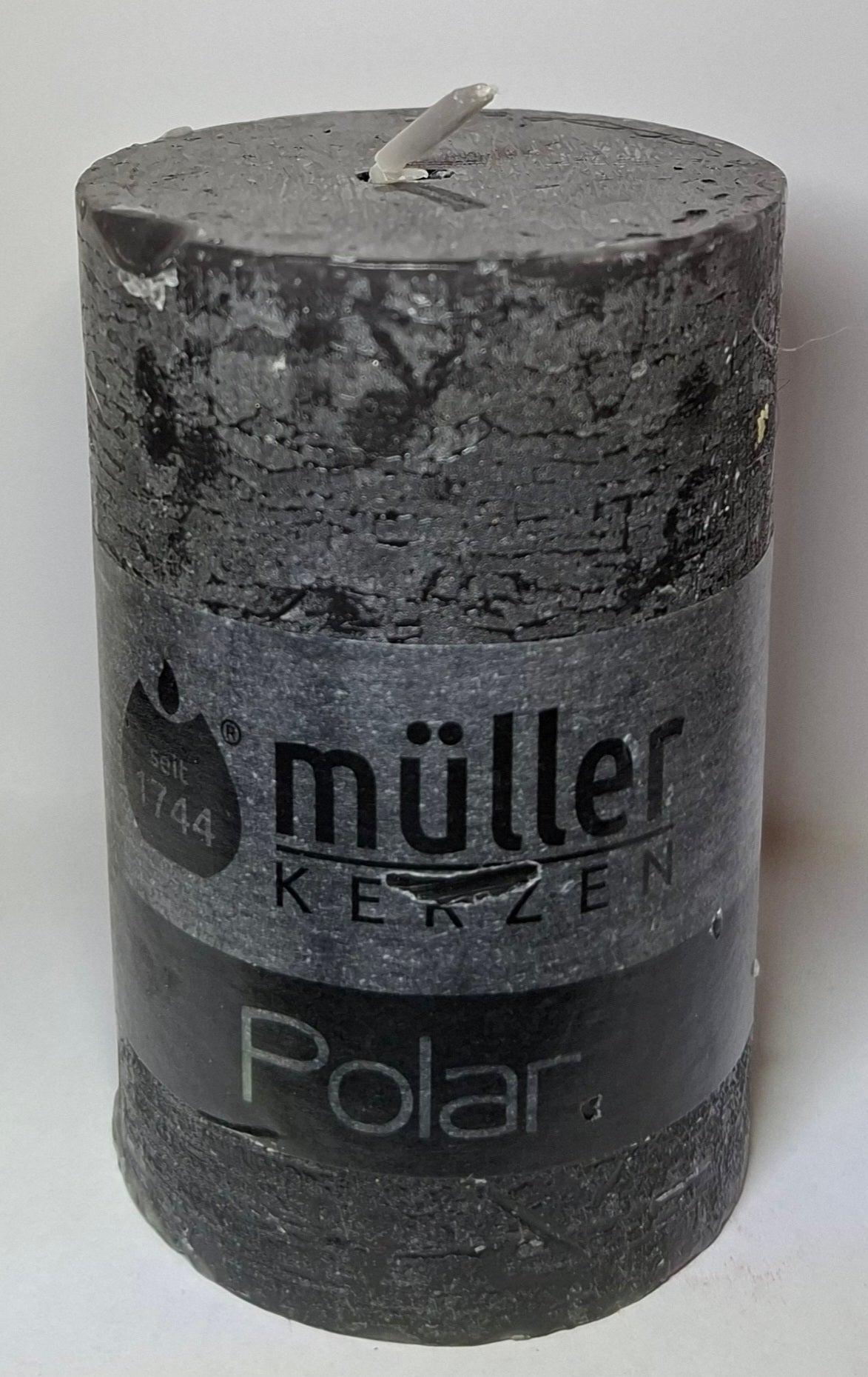 Müller Kerze POLAR asphalt 90/58mm - durchgefärbte Stumpenkerze mit Raureif-Effekt - Original Neuware