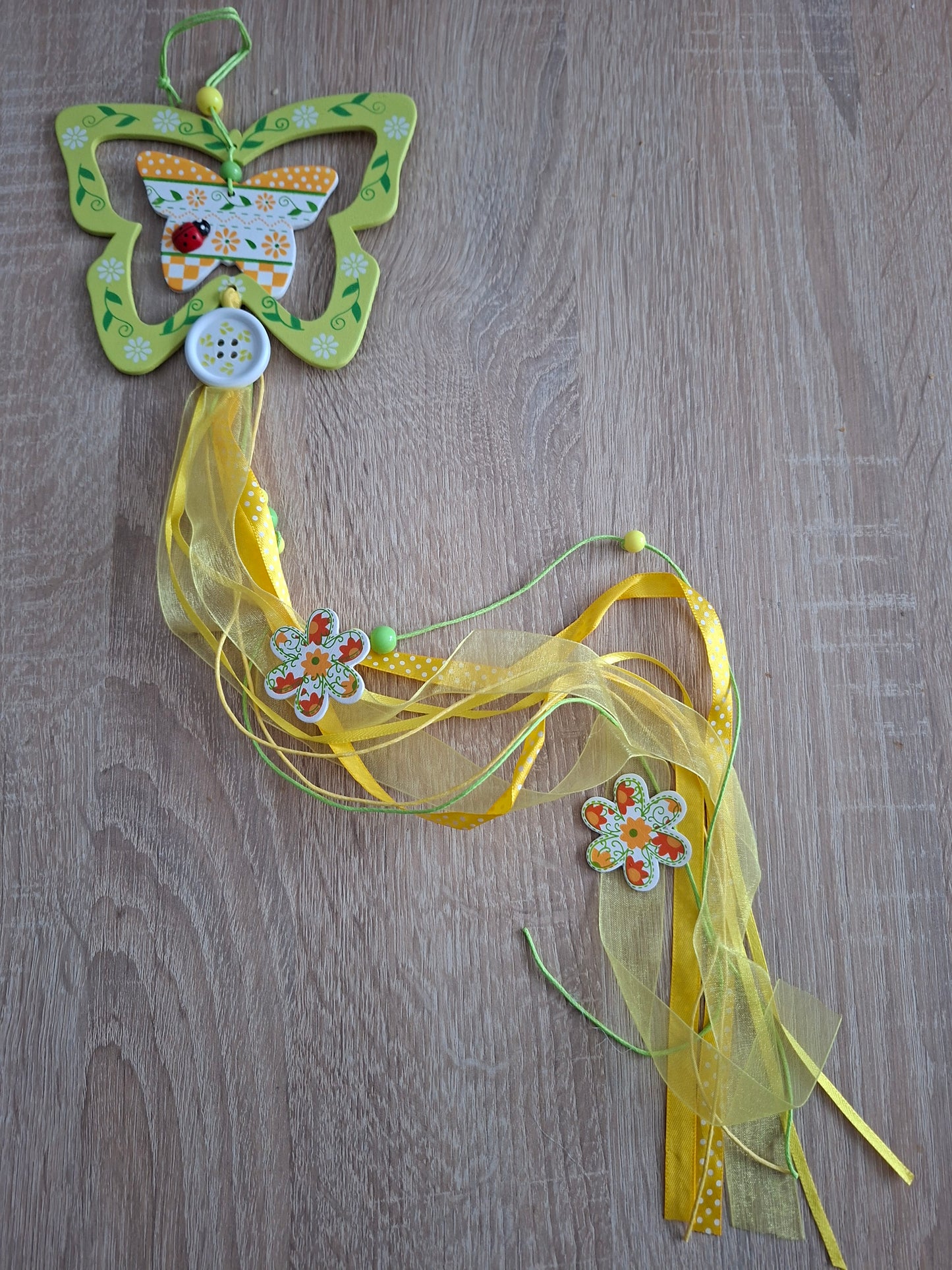6-teiliges Frühlings-Deko Set – Bunte Holz Anhänger mit Hasen & Schmetterlingen | NEU & OVP