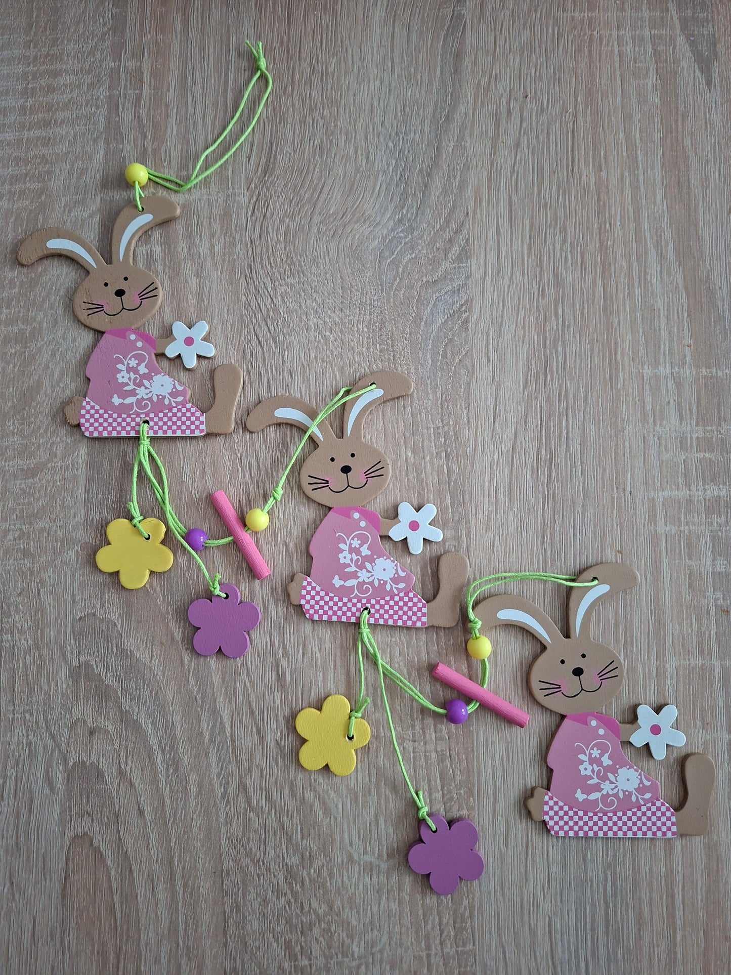 6-teiliges Frühlings-Deko Set – Bunte Holz Anhänger mit Hasen & Schmetterlingen | NEU & OVP